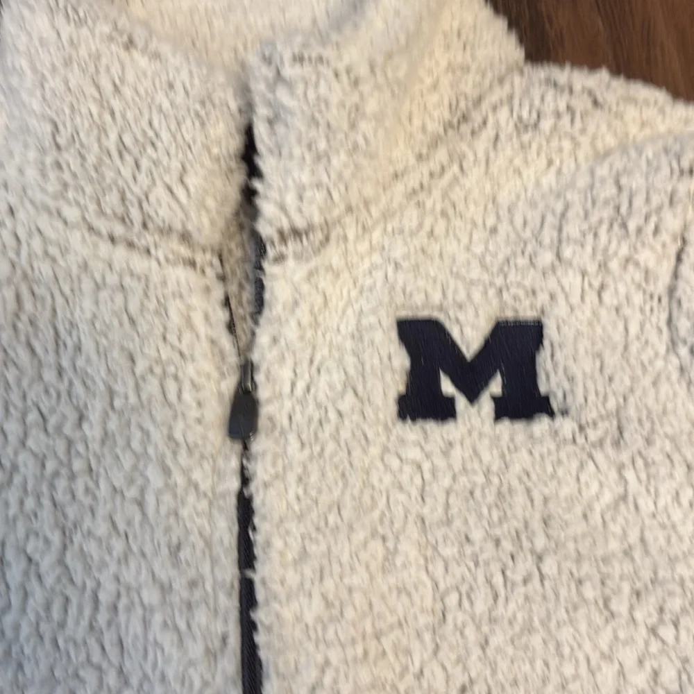 M Fleece Jacket - Picture 2 of 6